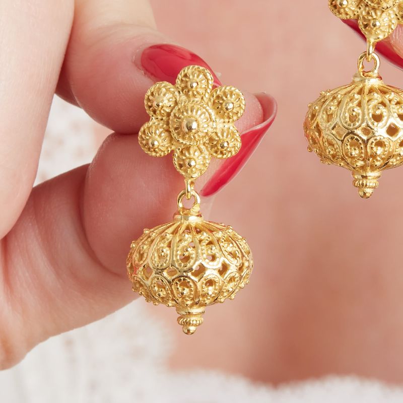 Gold flower stud and filigree ball drop earrings