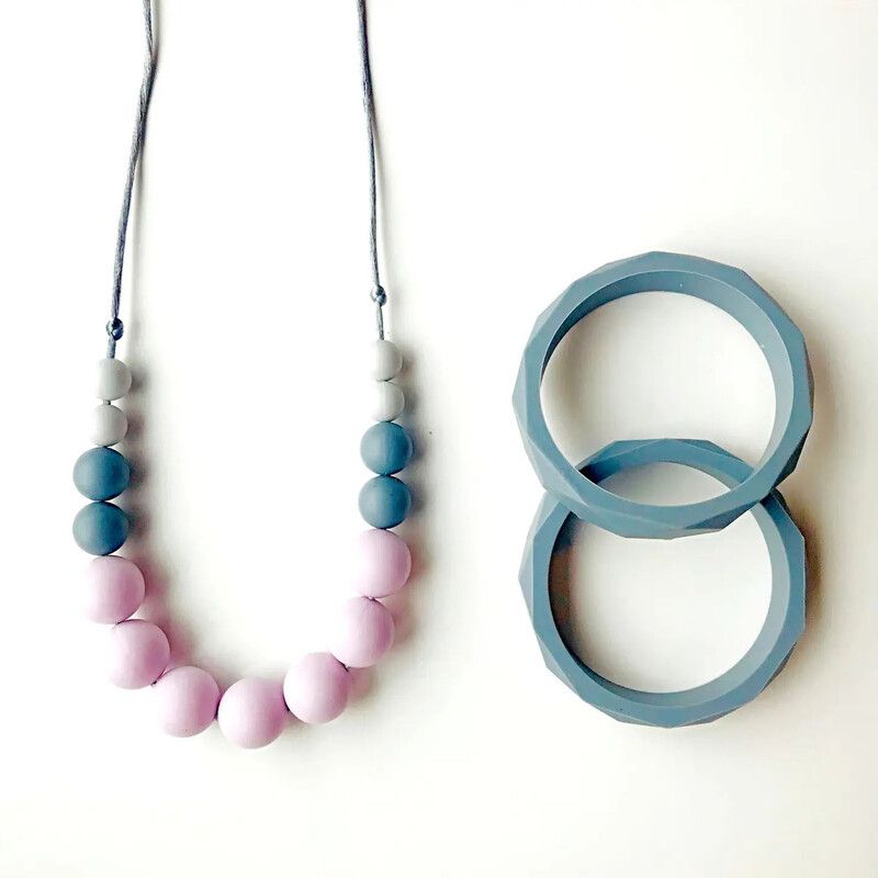Mama Knows Teething Necklace in Lilac & Grey